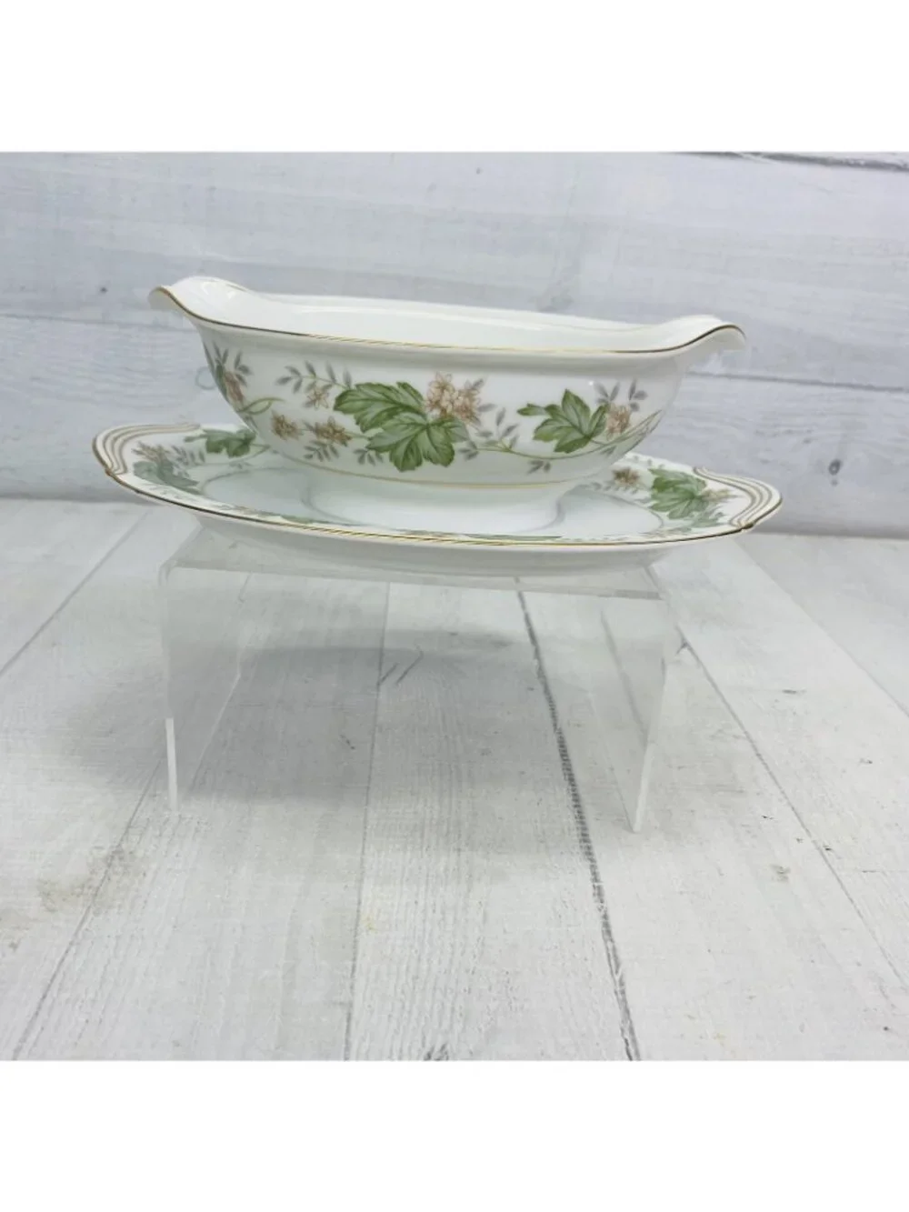 MCM Noritake DAPHNE 5312 Tan White Flower Gravy Boat With Attached Under Plate